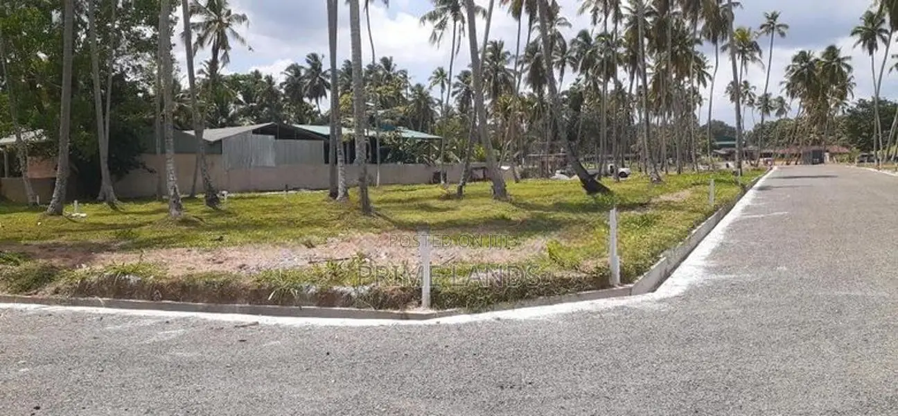 කුරුණෑගලින් නේවාසික බිම් කොටස්