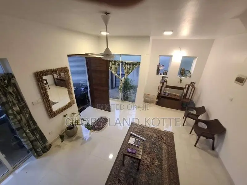 3 Storey House for Rent in Pitakotte