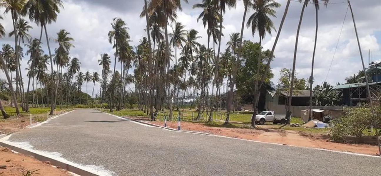 කුරුණෑගලින් නේවාසික බිම් කොටස්