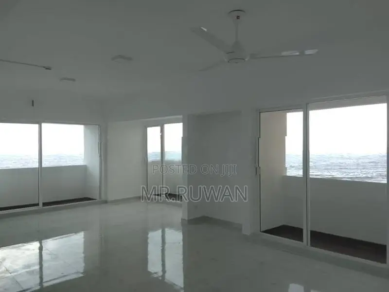 3 Bedroom Unfurnished Apartment for Rent in Colombo 4