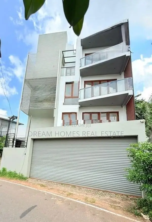 Ultra Modern Luxury Home for Sale – Madiwela, Kotte