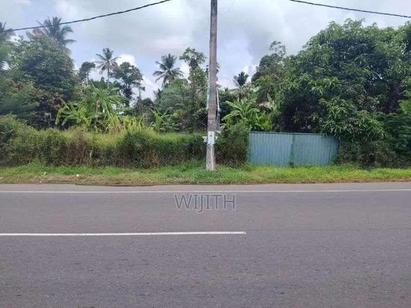 SUPAR COMMERCIAL LAND FOR SALE IN KOTTAWA PILIYANDALA ROAD FACING