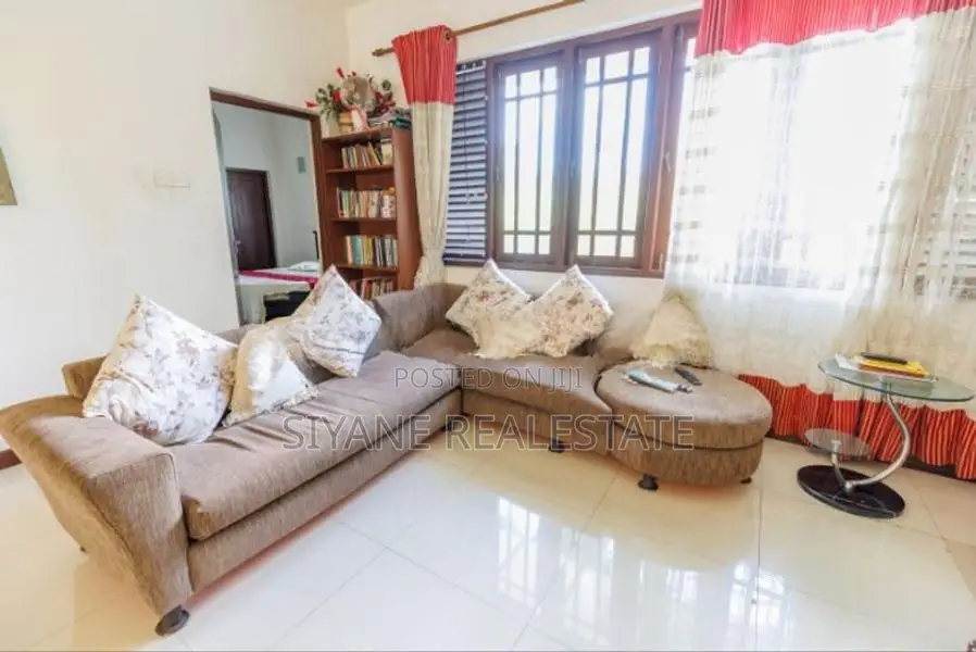 Three Storey House for Sale in Thalawathugoda