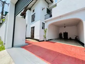 4 Bedroom Family Home for Sale – Gallage Mawatha
