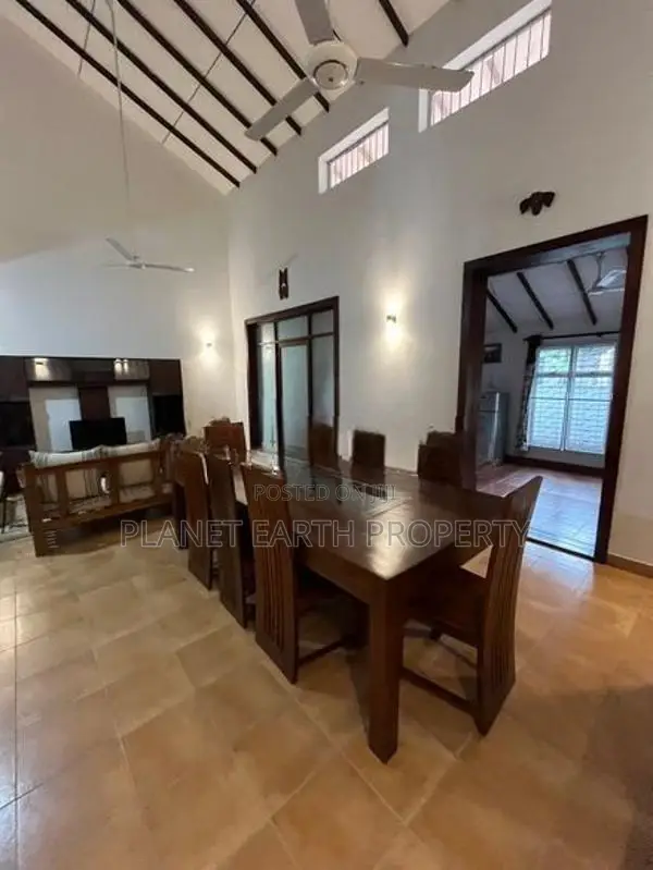 Five Bedrooms Luxury house at Lion city Seeduwa