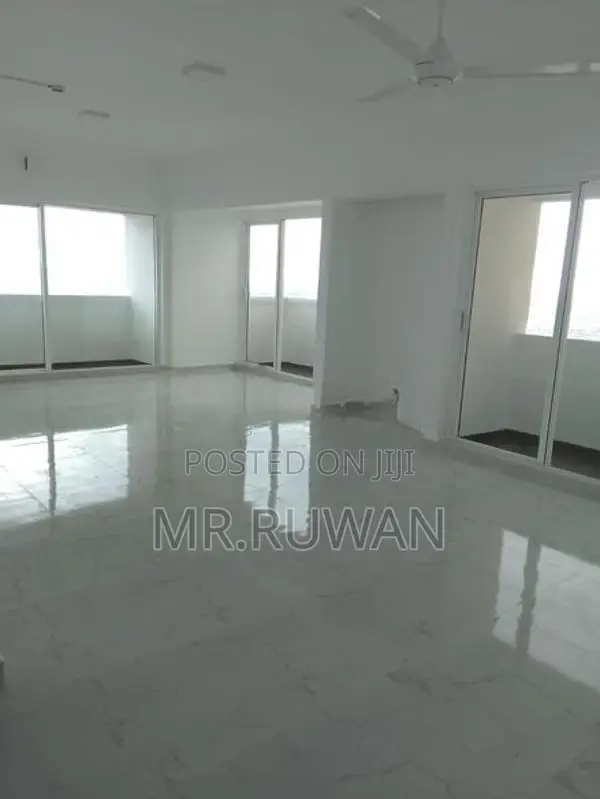 3 Bedroom Unfurnished Apartment for Rent in Colombo 4