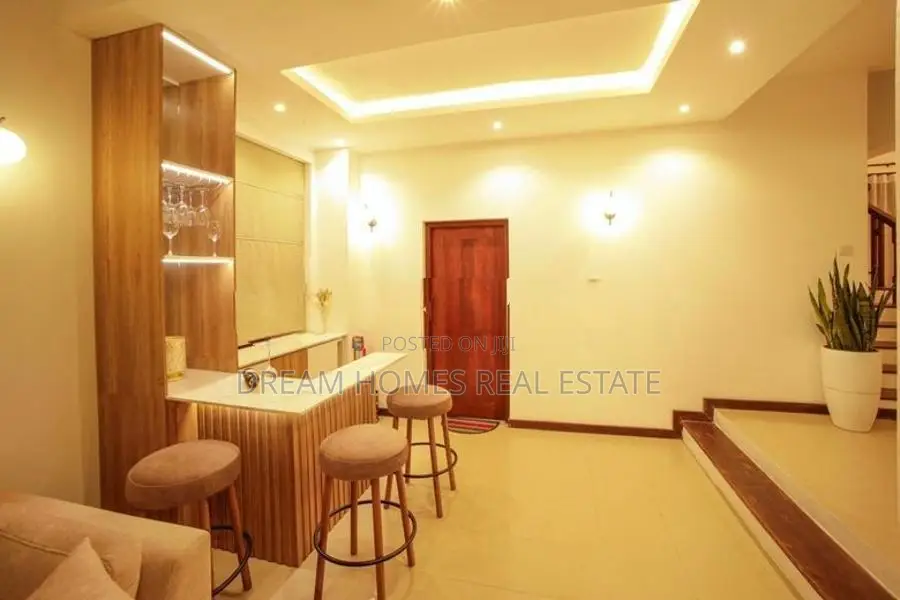 Luxury 4-Bedroom House for Rent – Kottawa
