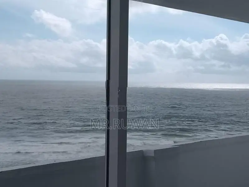3 Bedroom Unfurnished Apartment for Rent in Colombo 4