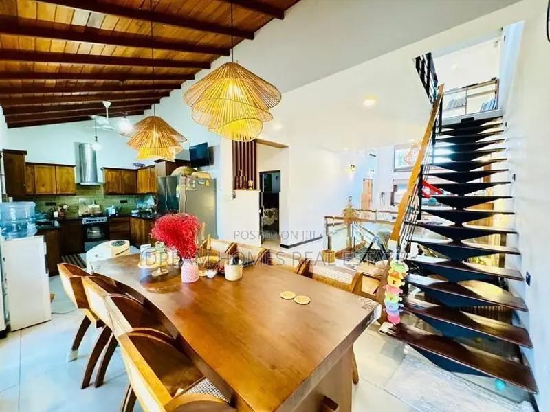 Luxury 3-Storey House with Basement and Pool for Sale – Kotte