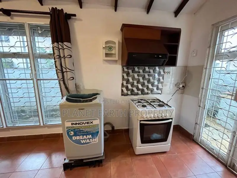 Five Bedrooms Luxury house at Lion city Seeduwa