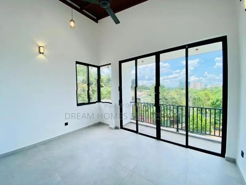 Luxury 5 Bedroom House for Sale in Thalahena, Malabe