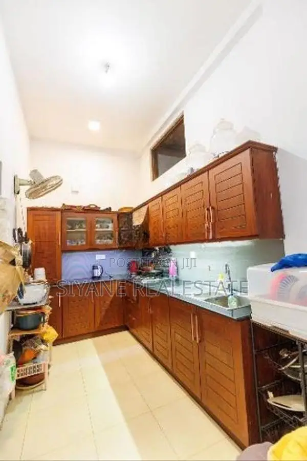 Three Storey House for Sale in Thalawathugoda