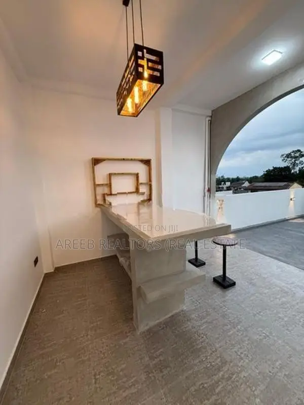 Modern Luxury House for Sale in Athurugiriya