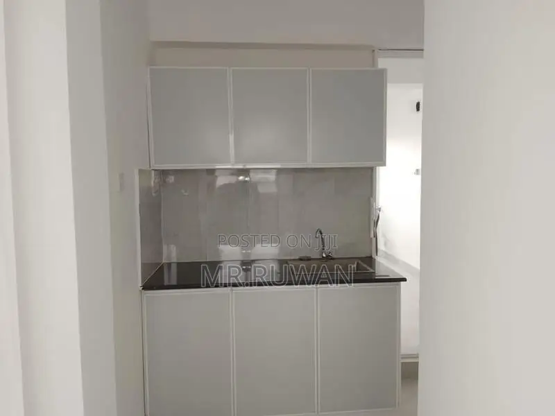 3 Bedroom Unfurnished Apartment for Rent in Colombo 4