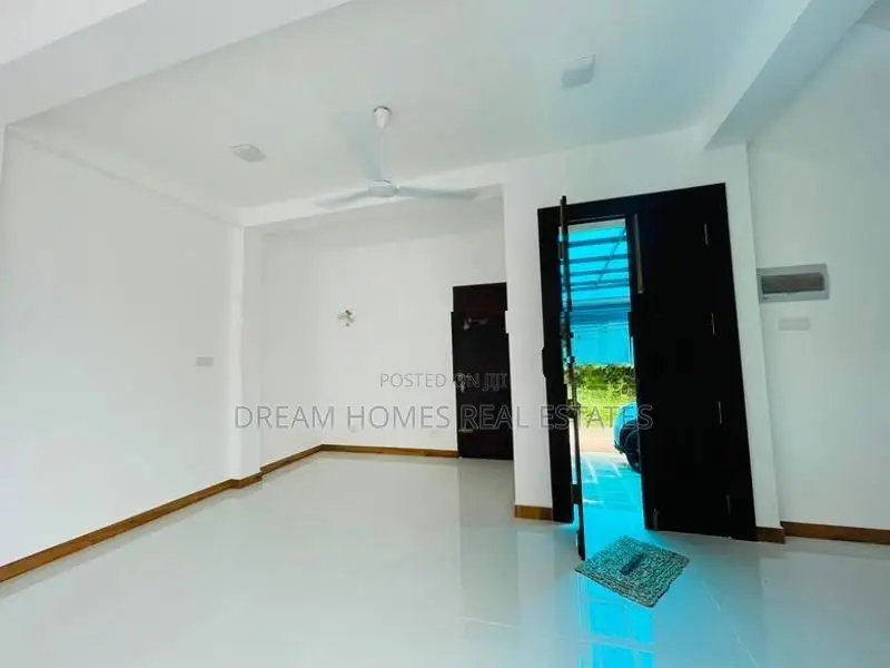 4 Bedroom Brand New House for Sale – Millagahawaththa