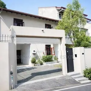 Prime Colombo 05 Family Residence with Rare Garden Space