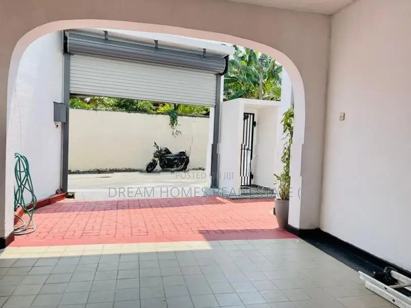 4 Bedroom Family Home for Sale – Gallage Mawatha