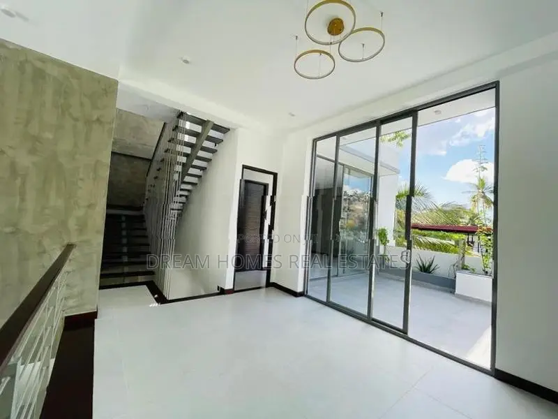 Brand New 3-Bedroom Luxury House for Sale – Kadawatha