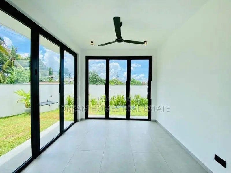 Luxury 5 Bedroom House for Sale in Thalahena, Malabe