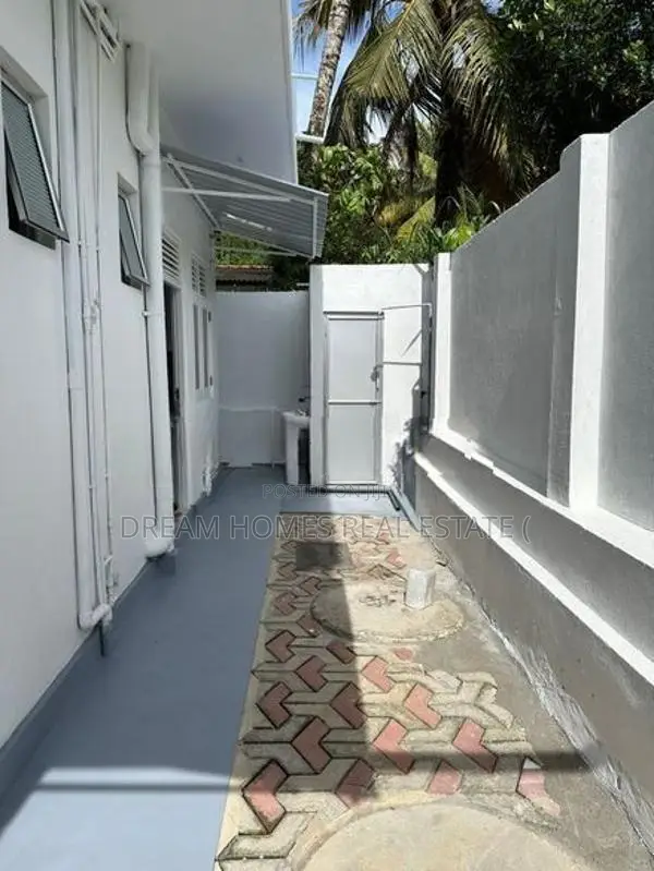 Two Modern House for Sale – Bangalawatta