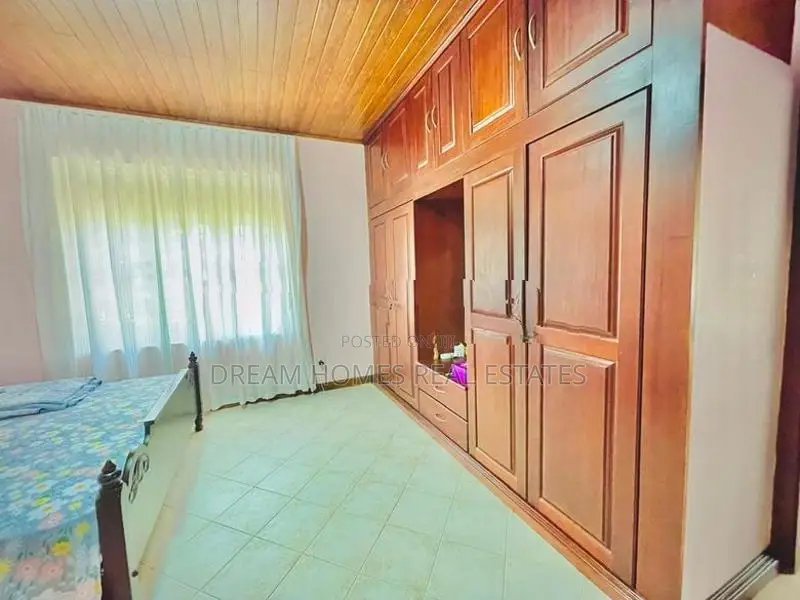 Luxury 3-Bedroom Home for Sale in Kadawatha