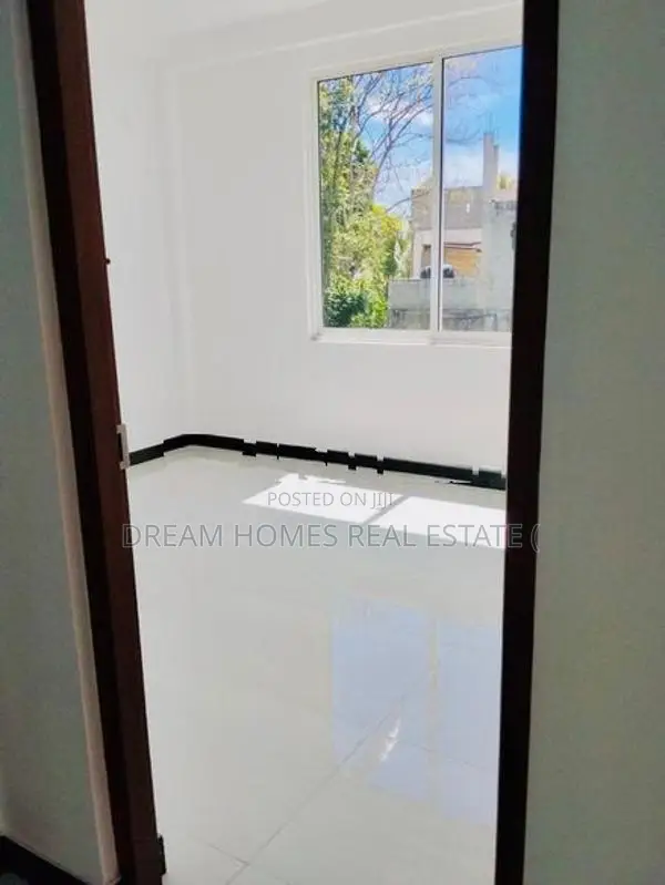 Brand New Luxury House – Palanwatte, Pannipitiya