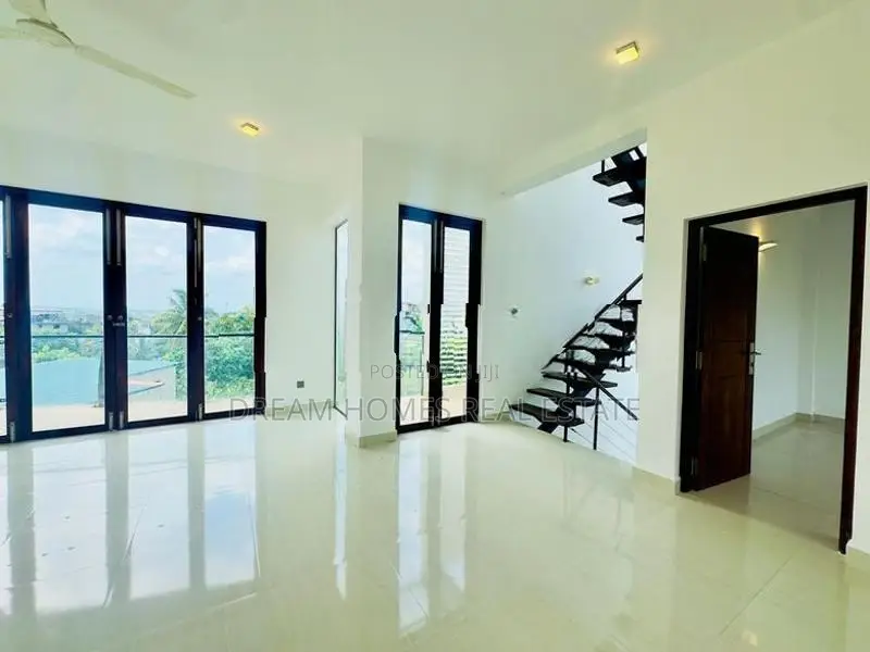 Ultra Modern Luxury Home for Sale – Madiwela, Kotte