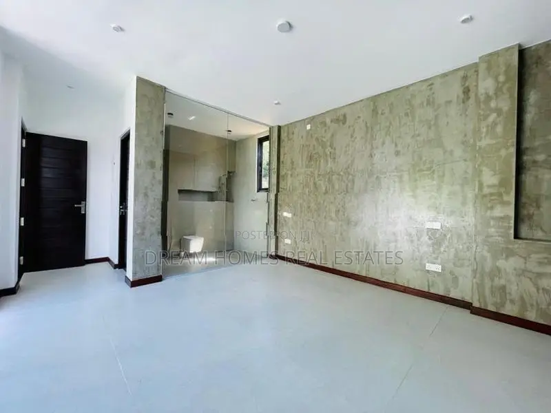 Brand New 3-Bedroom Luxury House for Sale – Kadawatha