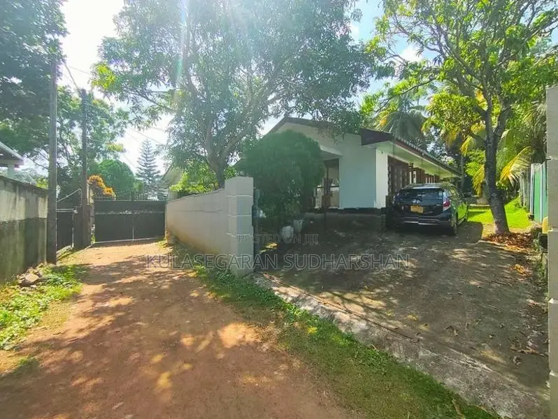 House for Sale in Wattala Enderamulla ( Land Value )