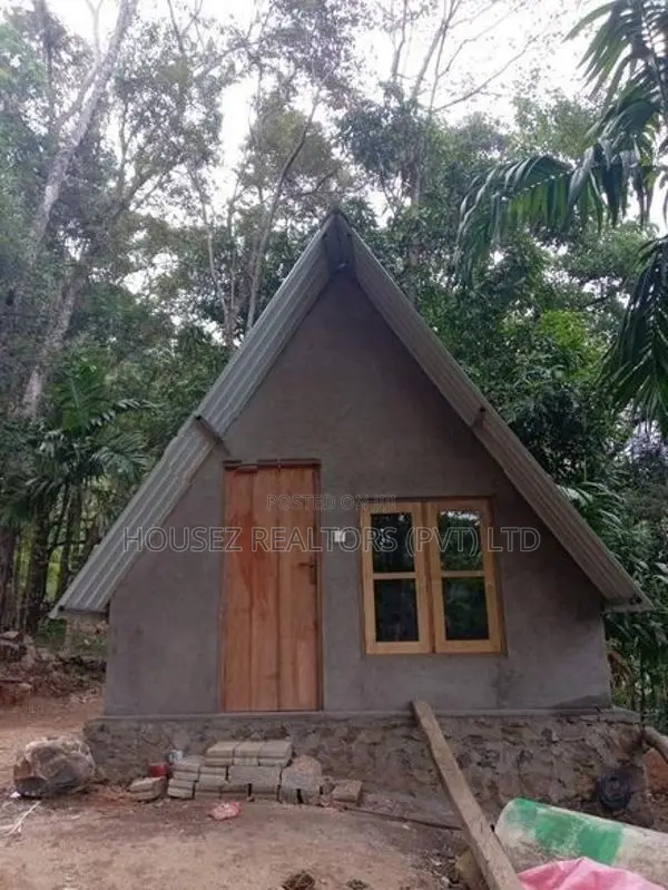 Cabana with Camping Site for Sale – Belihuloya