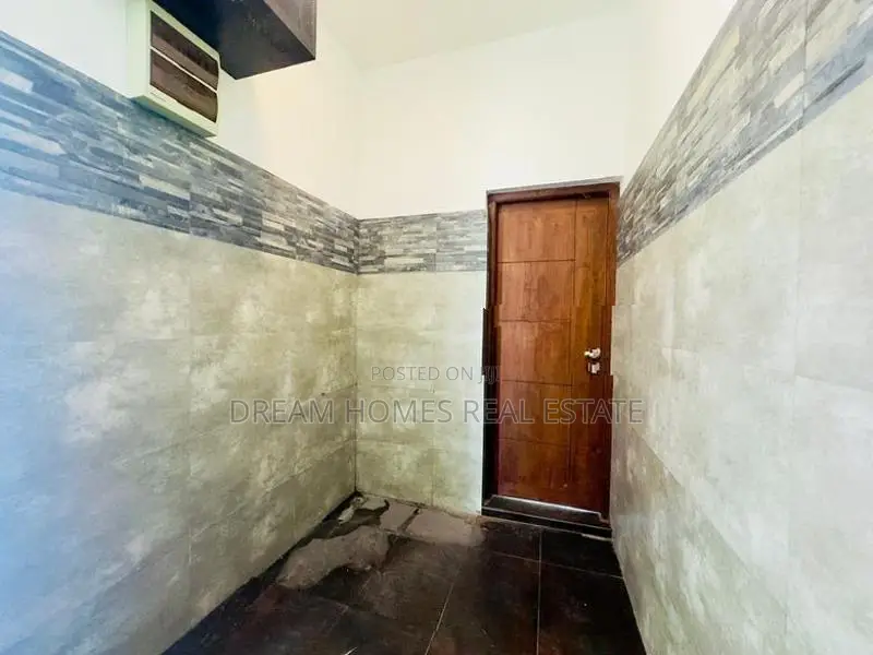 Ultra Modern Luxury Home for Sale – Madiwela, Kotte