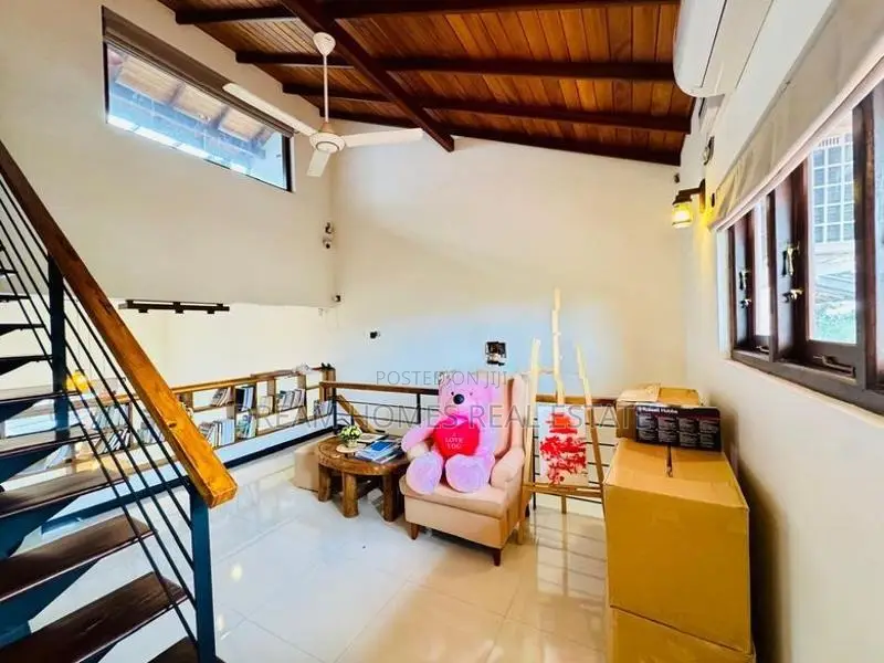 Luxury 3-Storey House with Basement and Pool for Sale – Kotte