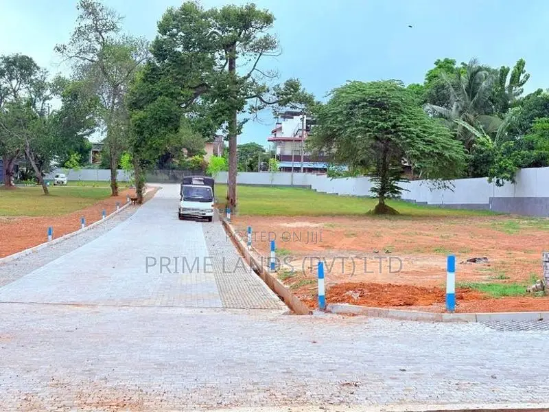 Boralesgamuwa Land for sale