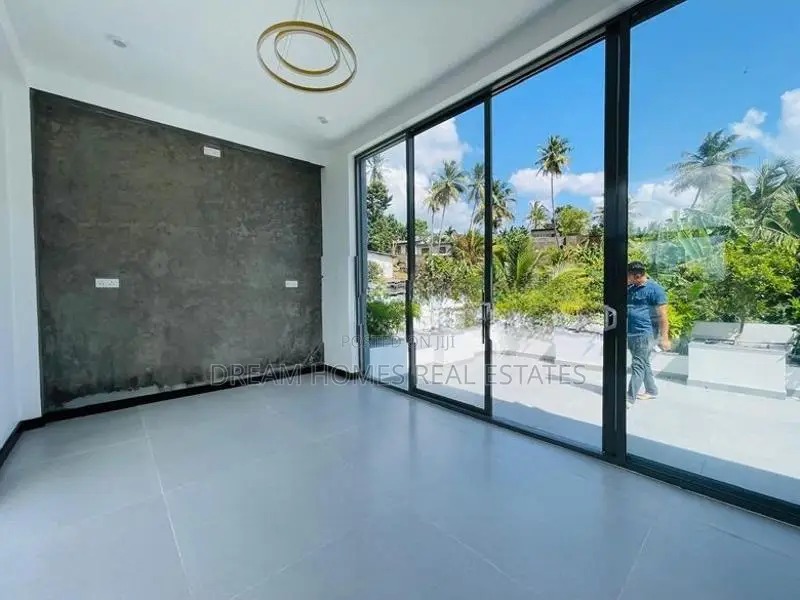Brand New 3-Bedroom Luxury House for Sale – Kadawatha