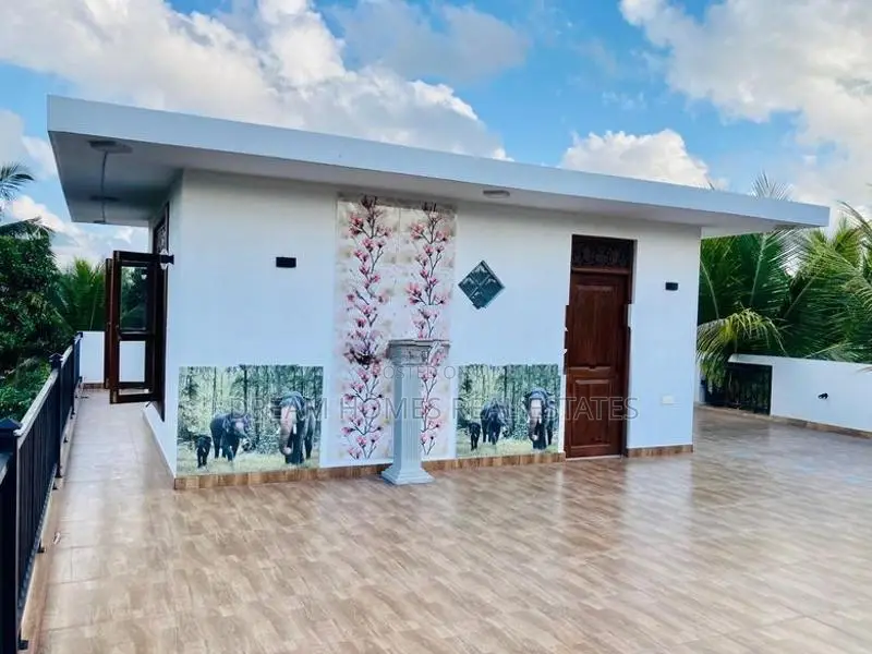 Spacious Luxury Residence with Grand Rooftop – Kadawatha