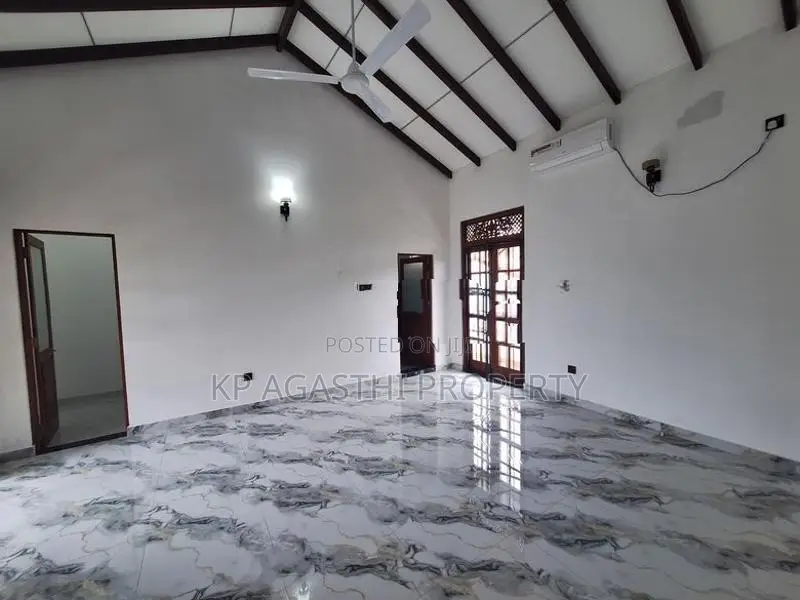 3 st brand new luxury house for sale in piliyandala