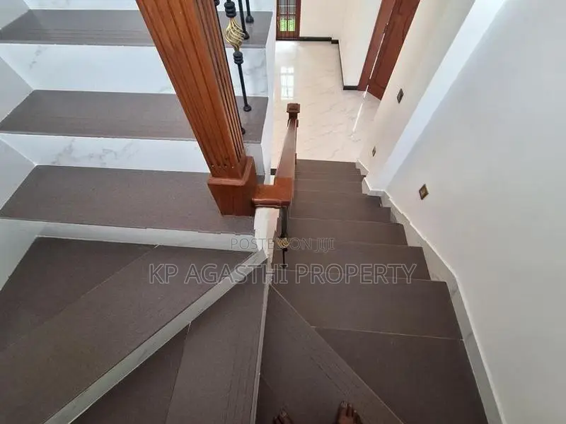 3 st brand new luxury house for sale in piliyandala