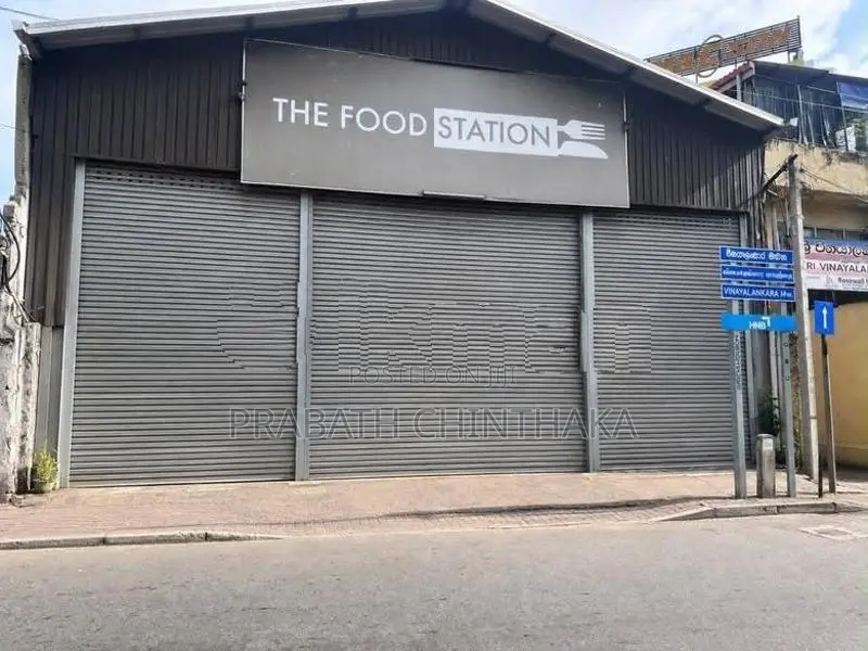 Building / warehouse for Rent in Colombo 10