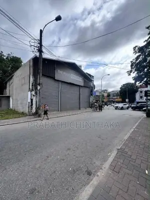 Building / warehouse for Rent in Colombo 10
