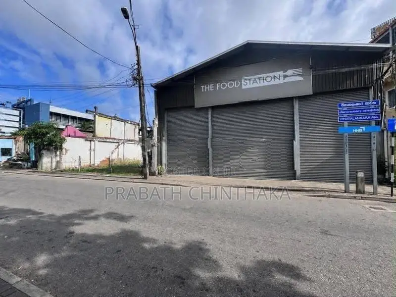 Building / warehouse for Rent in Colombo 10