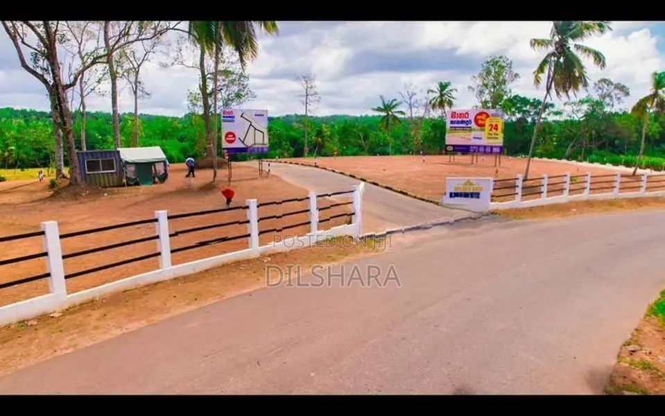 කැකනදුර ටවුමෙන් පදිංචියට හොදම ඉඩම
