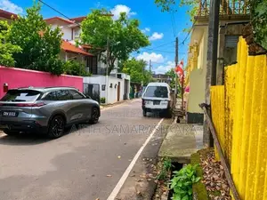 Land for Sale in Facing Lake Gangodawila Nugegoda