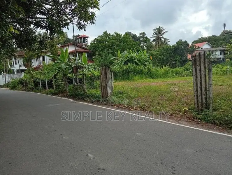 Maharagama 18 Perched Valuable Land for Sale