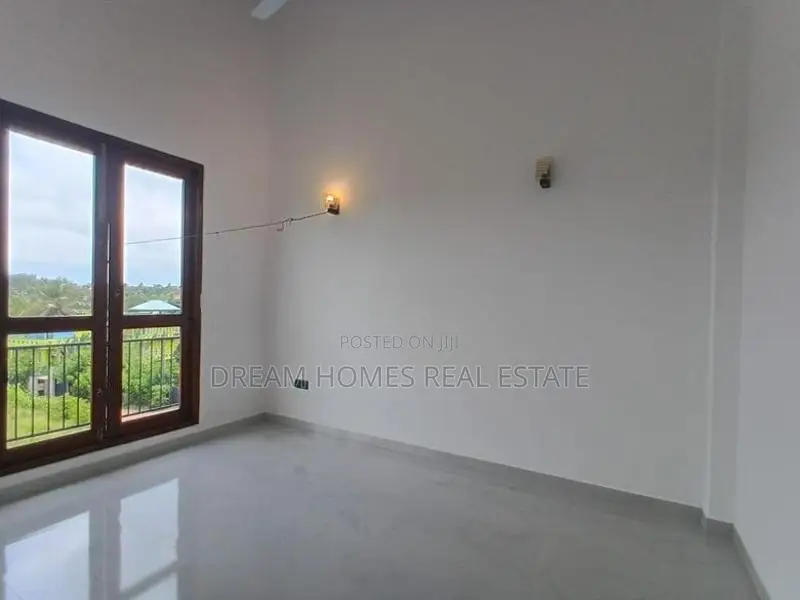 Modern 4-Bedroom House for Sale – Piliyandala, Kesbewa