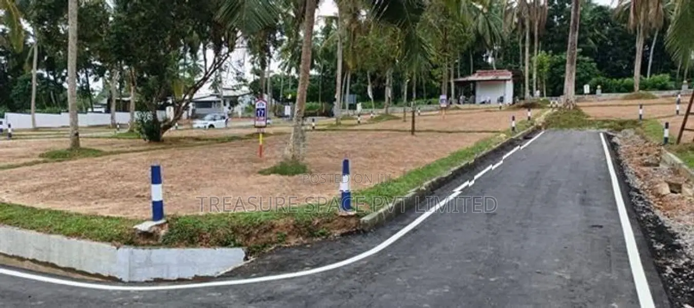 Land for Sale at Athurugiriya