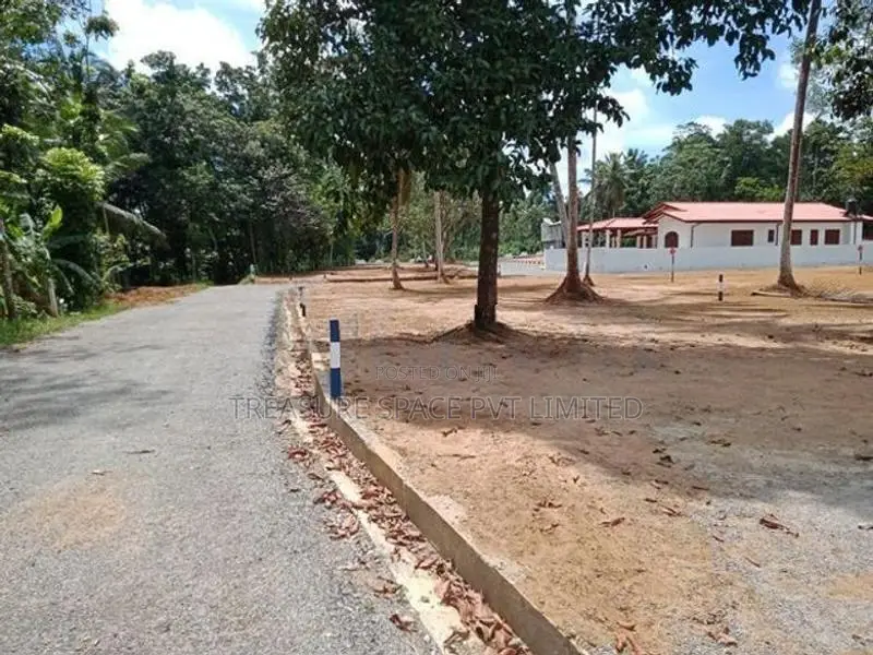 Land for sale at Handapangoda