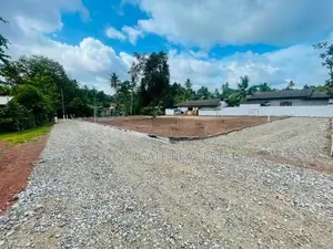 Valuable Land for Sale Near the Gampaha at Udugampala