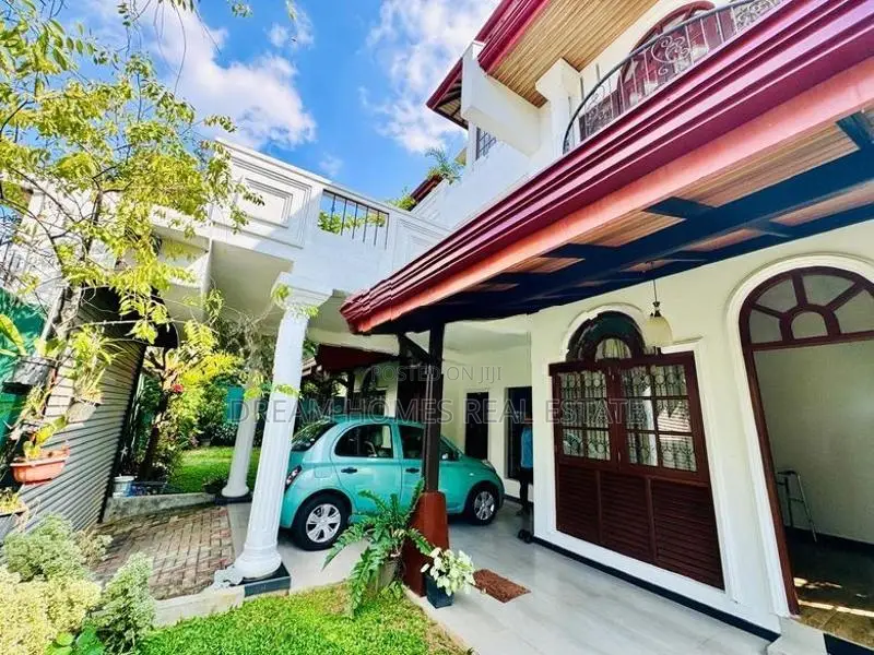 Spacious 6 Bedroom Home for Sale – Battaramulla
