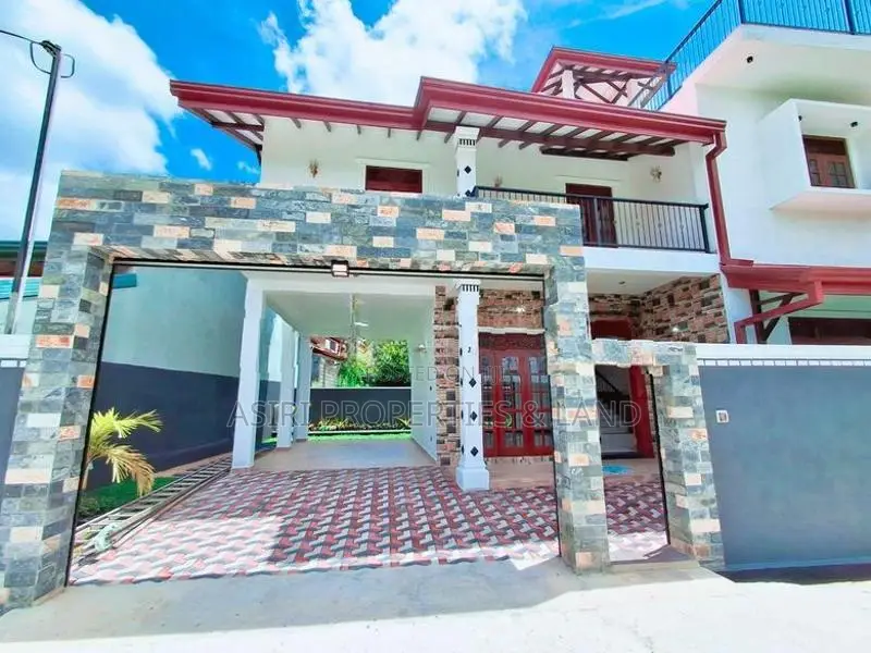 Paddy Field Facing Luxury House for Sale in Piliyandala Kesbawa
