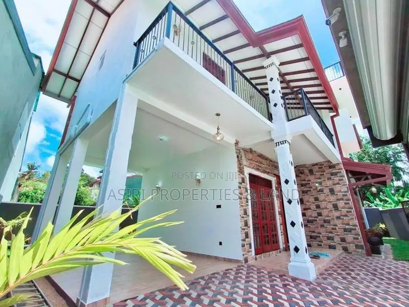 Paddy Field Facing Luxury House for Sale in Piliyandala Kesbawa
